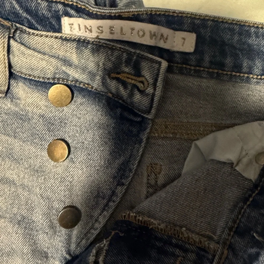 Tinseltown Light Blue Buttonfly Ankle Jeans